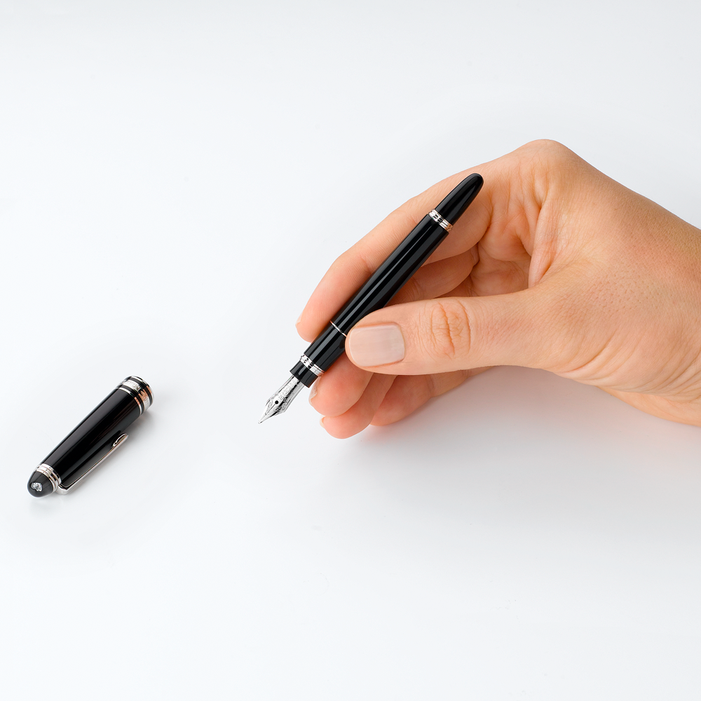 2 صورة ،Meisterstück Montblanc Diamond Hommage à W.A. Mozart Fountain Pen (small size)