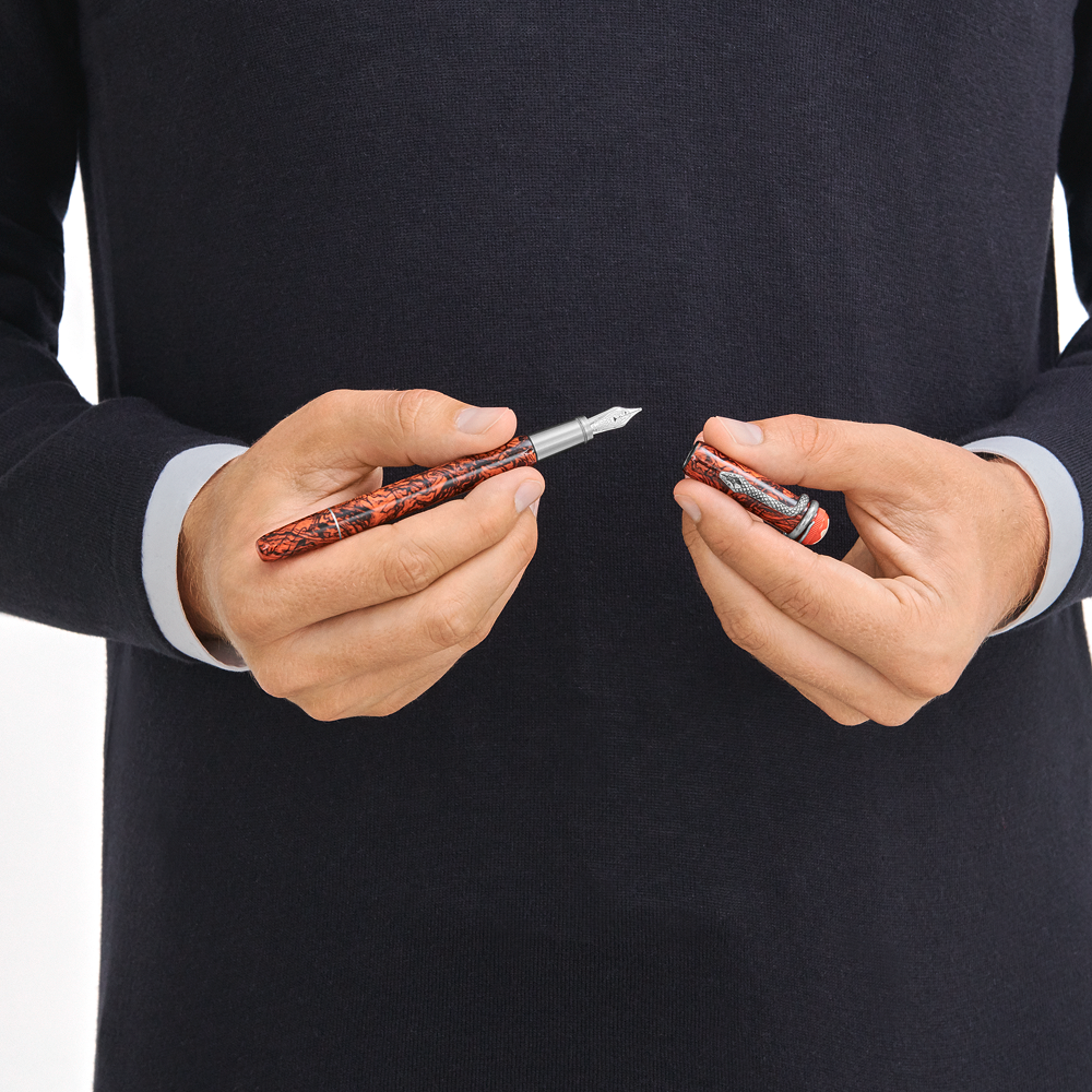 3 صورة ،Montblanc Heritage Rouge et Noir Serpent Marble Special Edition Fountain Pen EF